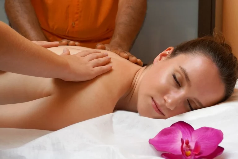 Tratamiento de masaje Ayurveda