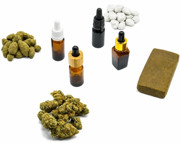 Productos CBD con flores, aceites y hachís